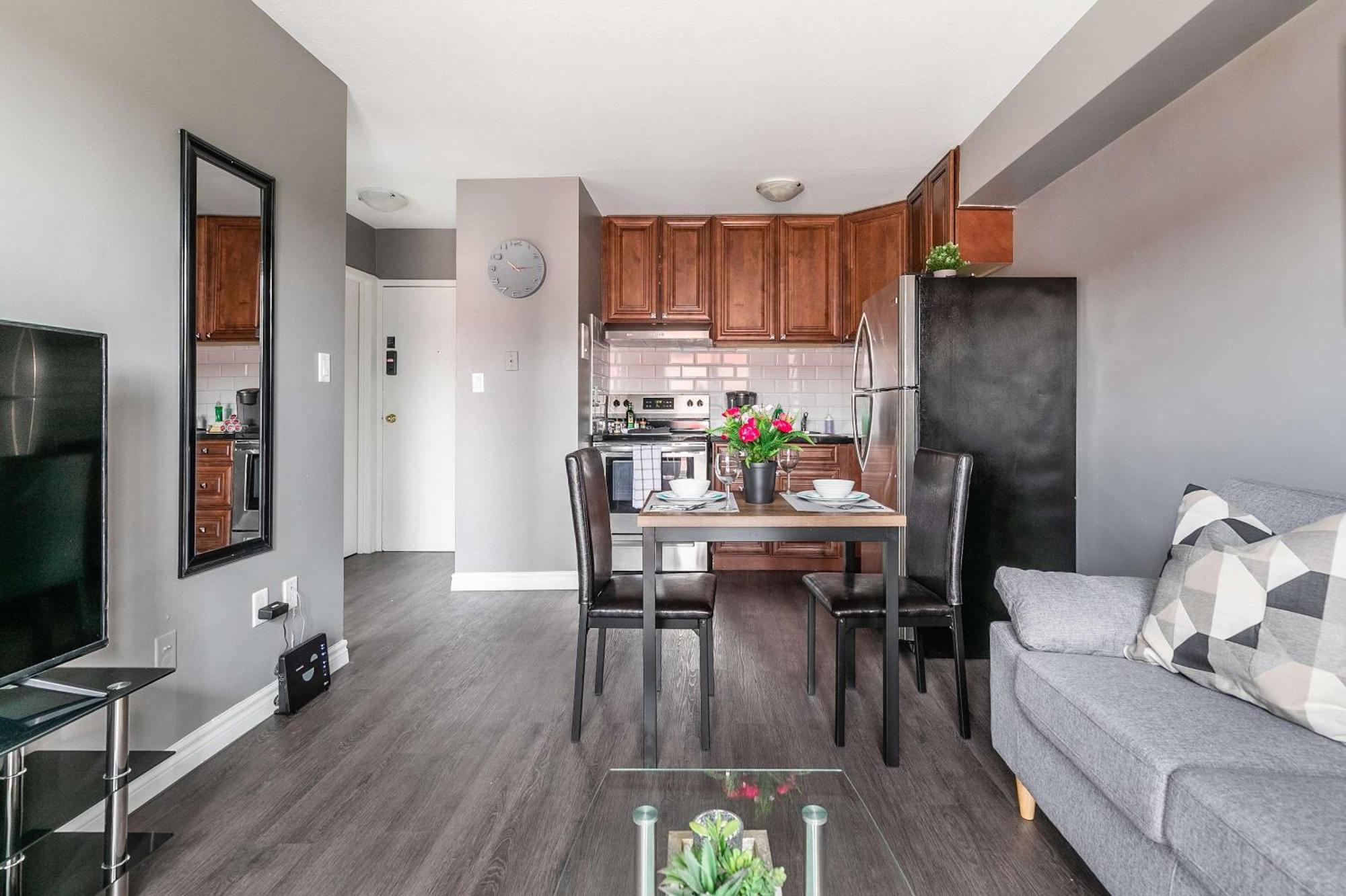 Glenview West Apartment W Patio - Near Downtown Hamilton Bagian luar foto